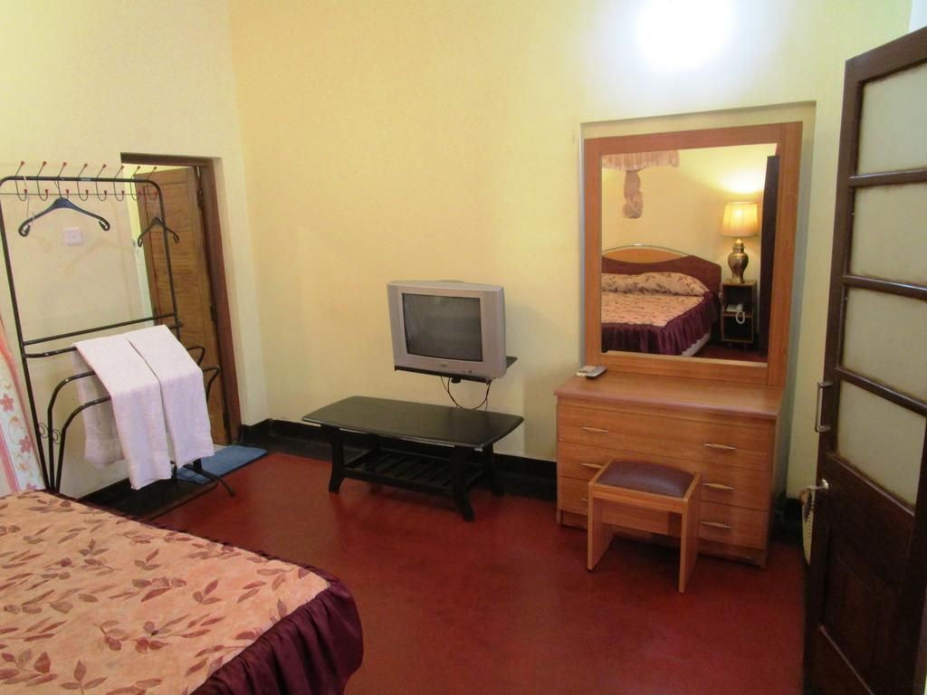 Hotel Shalini 阿努拉德普勒 客房 照片