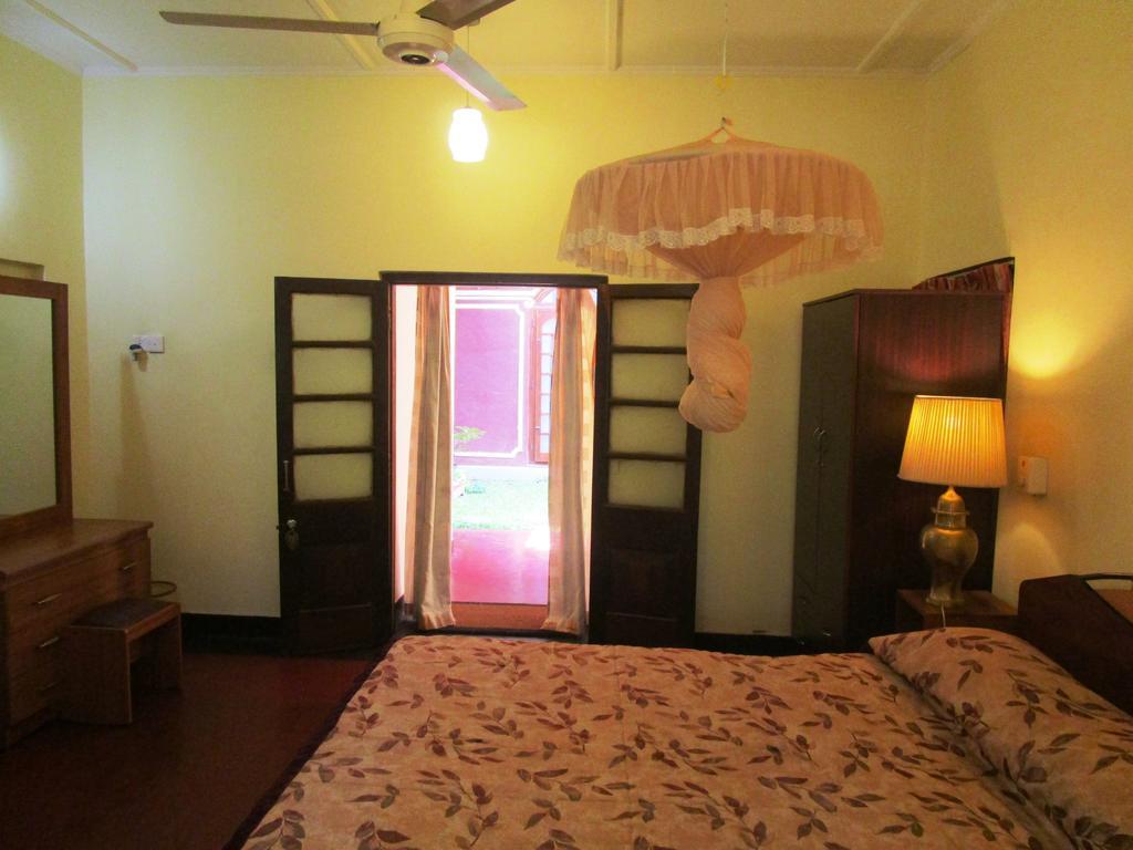 Hotel Shalini 阿努拉德普勒 客房 照片