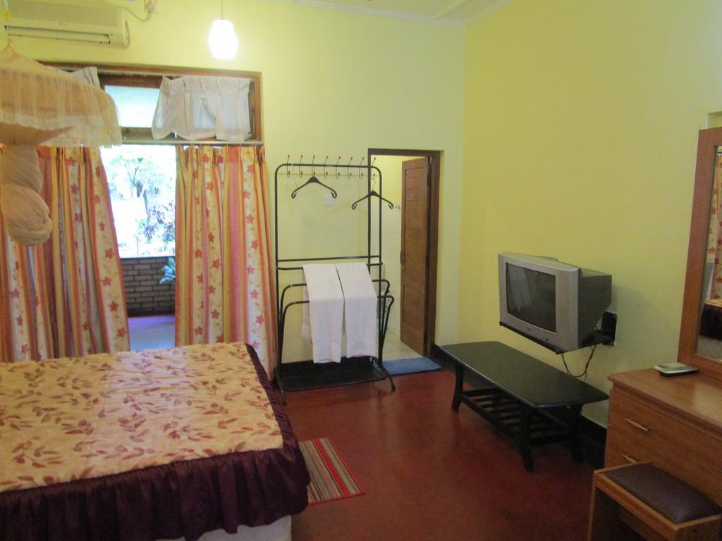 Hotel Shalini 阿努拉德普勒 外观 照片