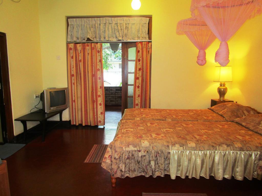 Hotel Shalini 阿努拉德普勒 外观 照片