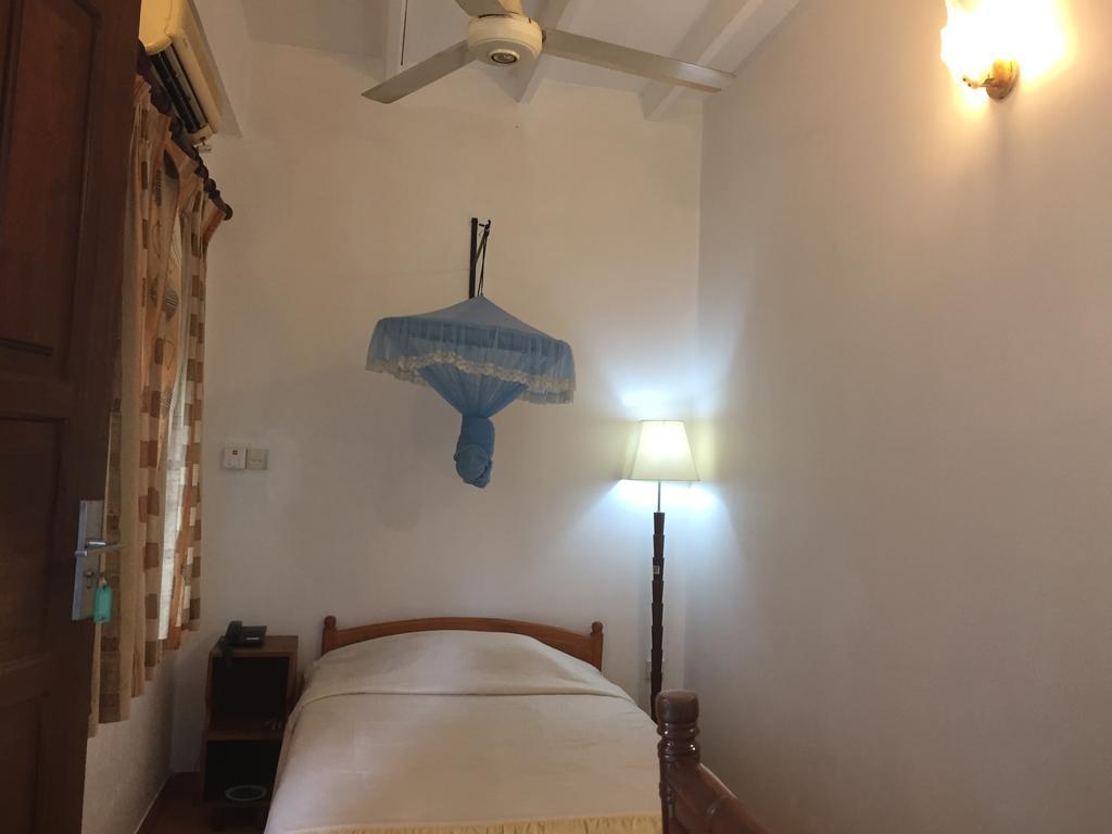 Hotel Shalini 阿努拉德普勒 外观 照片